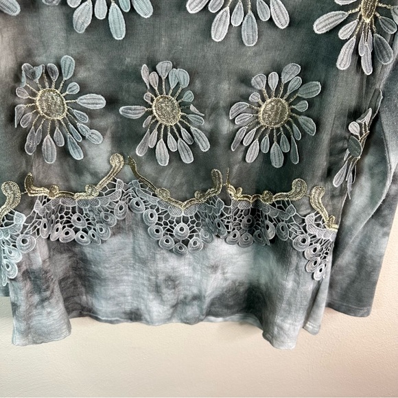 VINTAGE CONCEPT GRAY COWL NECK FLORAL EMBROIDERED TIE DYE SWEATER SIZE MEDIUM - Picture 5 of 7